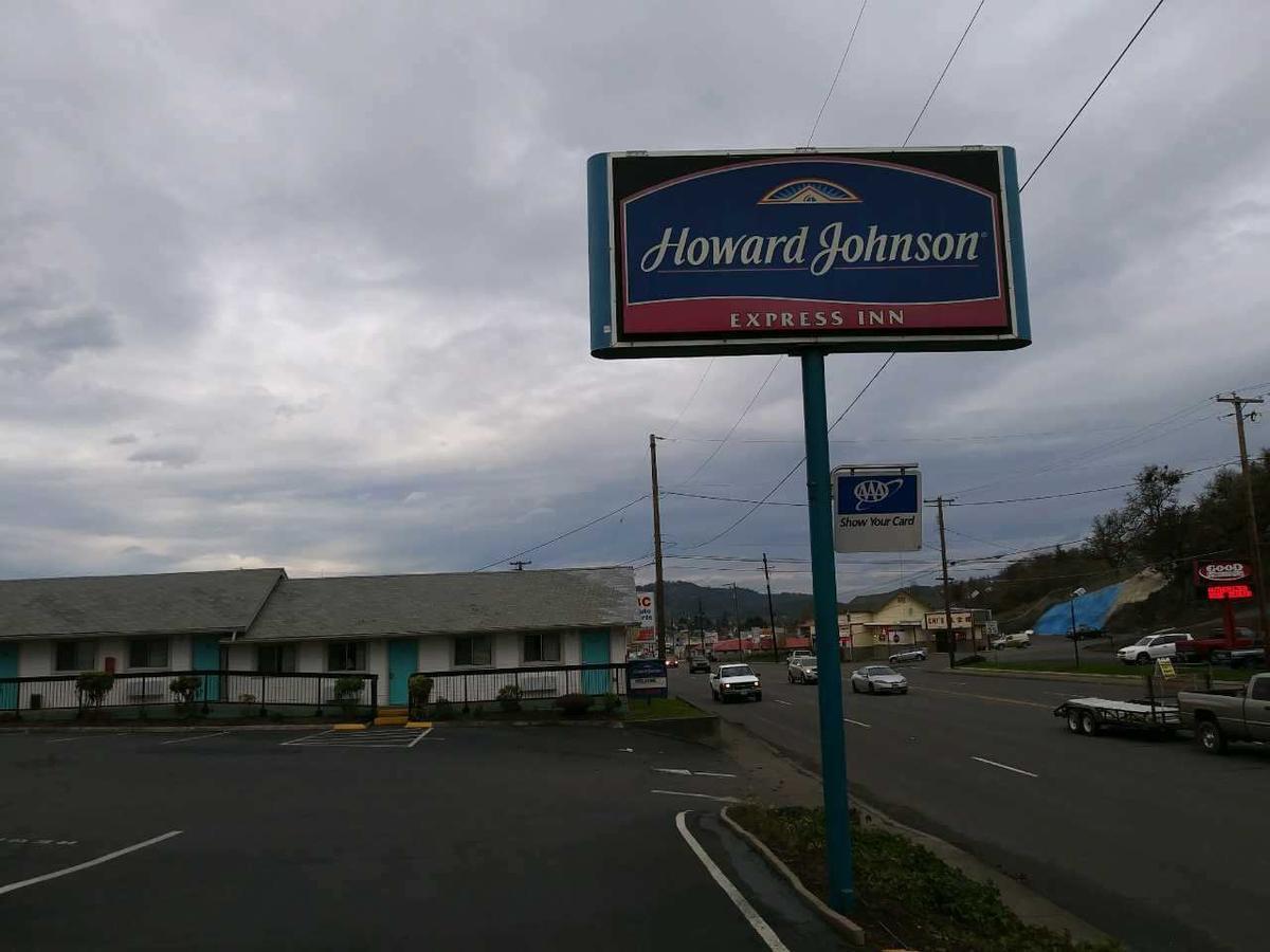 Howard Johnson By Wyndham Roseburg Eksteriør bilde